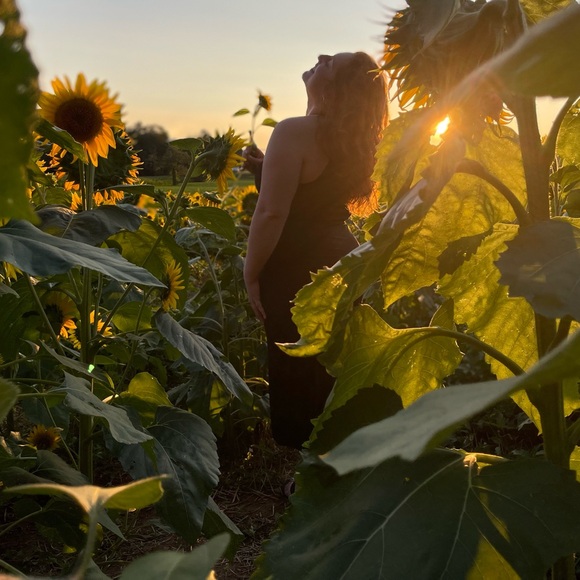 Meet your Posher, Rachel - Picture 1 of 1